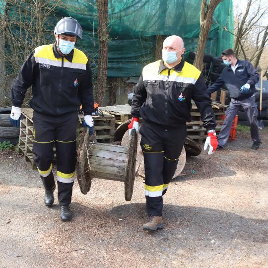 Tiszttsuk meg az orszgot -ahogyan segteni tudtunk